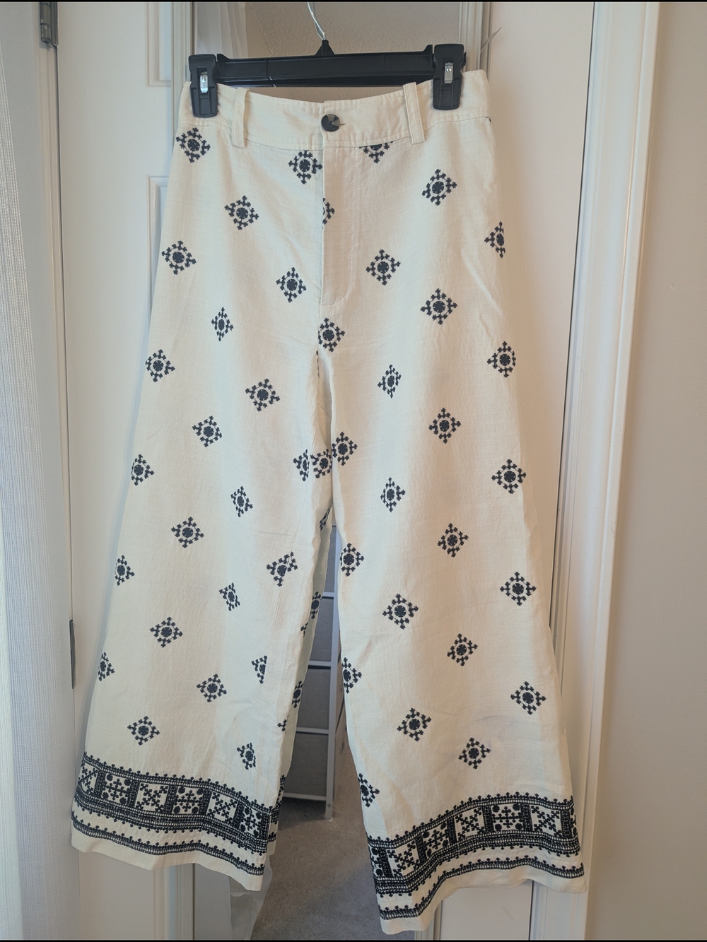 Zara Cream Wide-Leg Pants with Black Embroidered Motifs